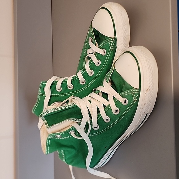 Converse Classic Green Canvas Sneakers - Picture 1 of 7